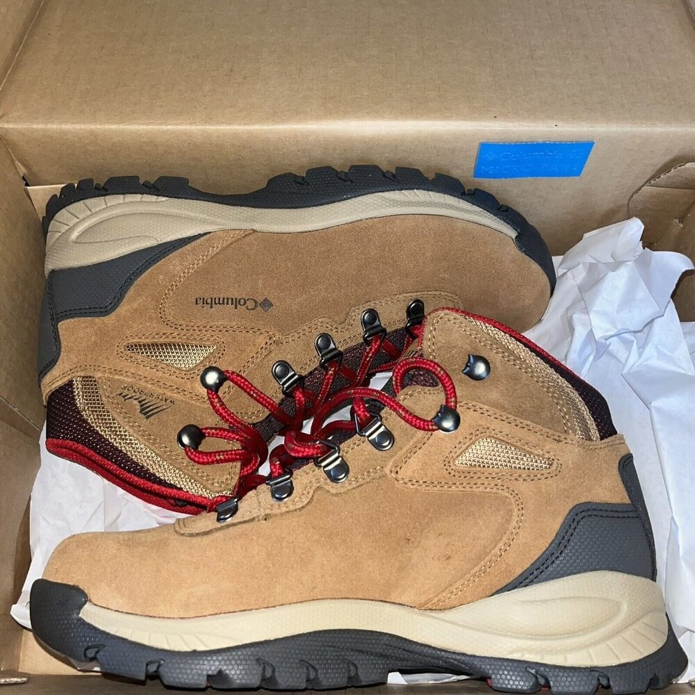 Columbia Women's Newton Ridge Plus Waterproof Amped Size 6.5 Elk Mountain Red